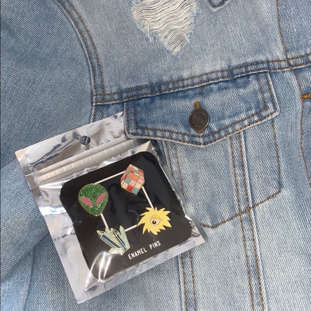 Working Title Denim Distressed Jacket Size Large - Picture 16 of 16